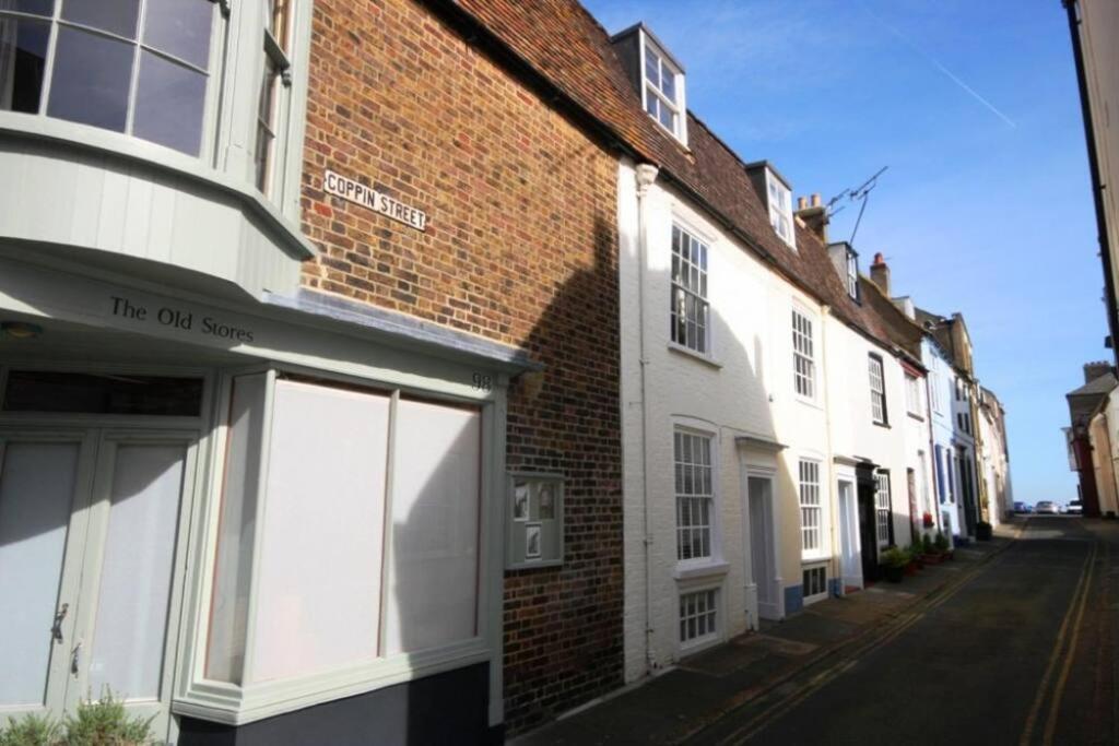 Smuggler's Cottage - Housity
