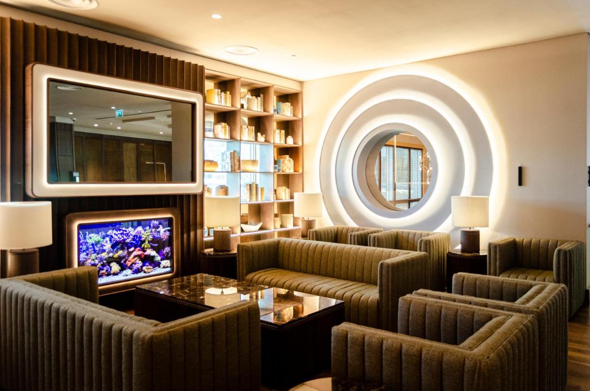 Uma televisão e/ou sistema de entretenimento em SANA Malhoa Hotel