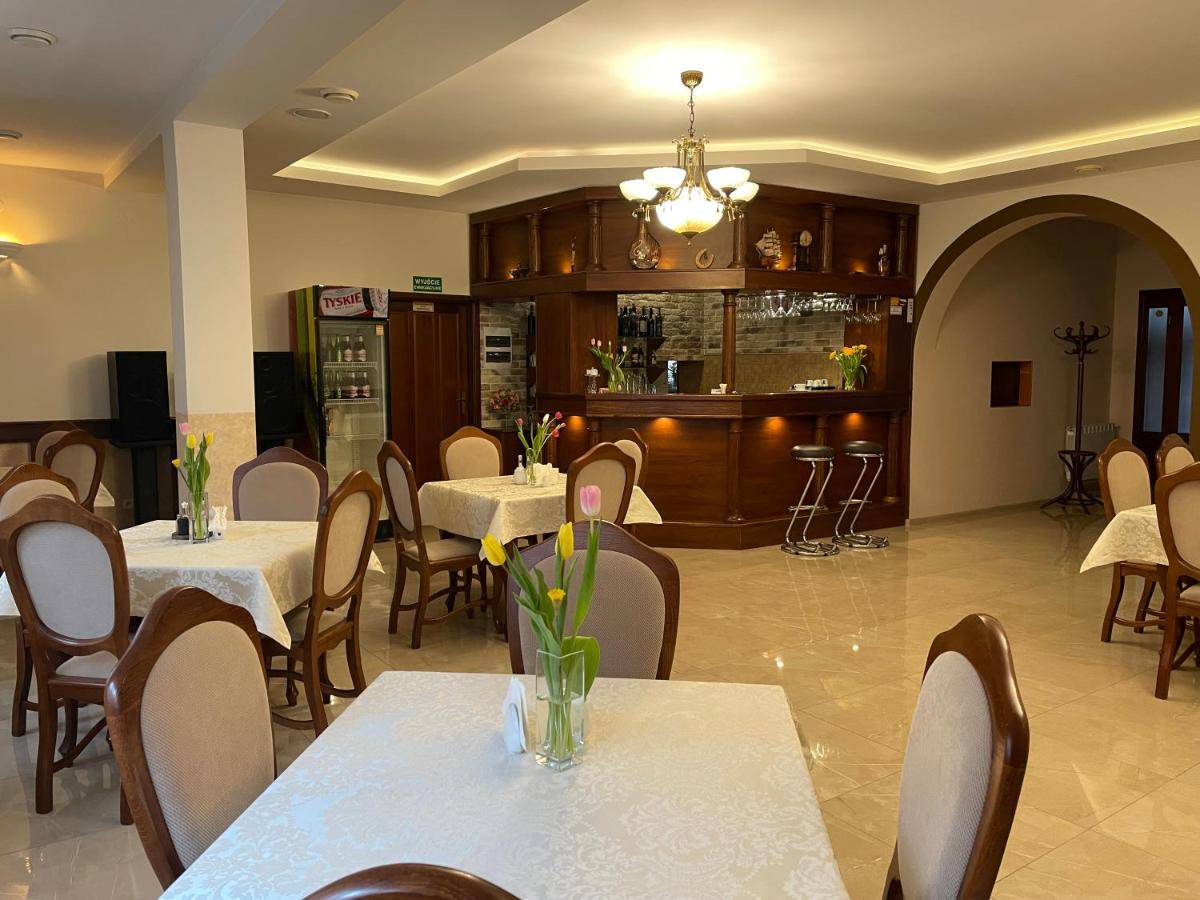Zajazd nad Sanem - Housity