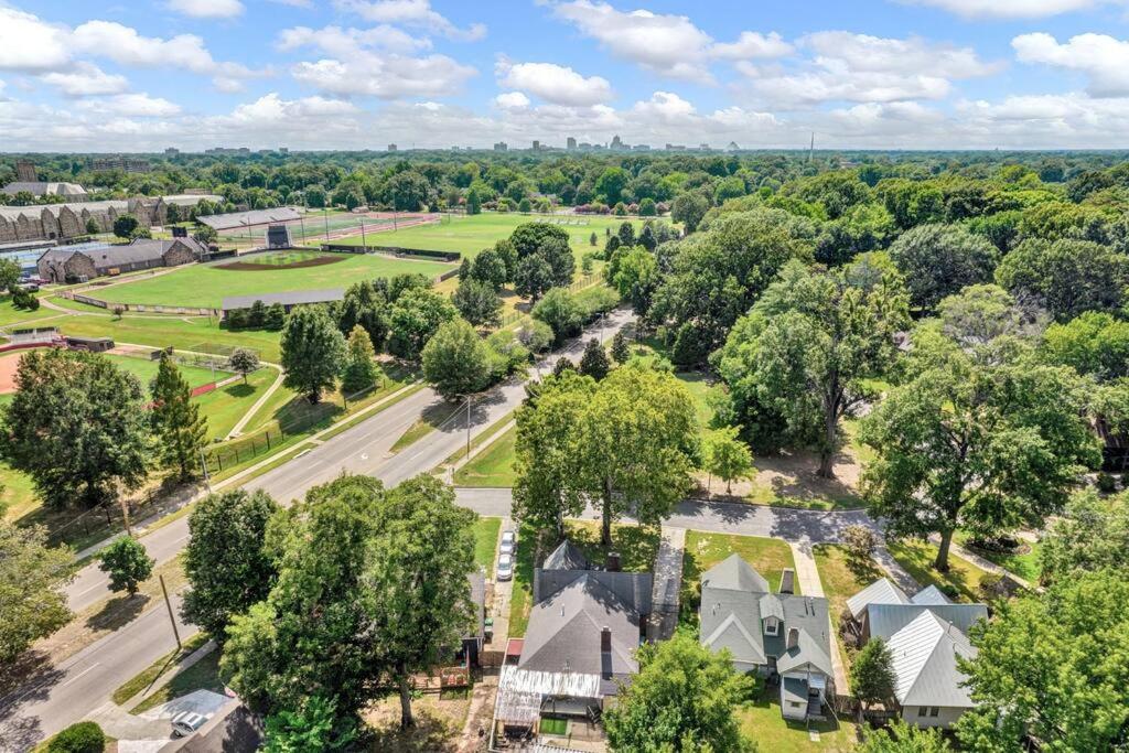 Cheerful Midtown home with view of Rhodes College - Housity