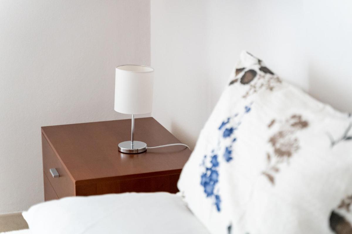 Spacious 3-Bedroom Apartment with Courtyard in Tempio Pausania - Perfect for Families - Housity