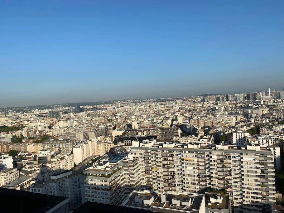 Superbe appartement avec piscine et vue sur Paris - Housity
