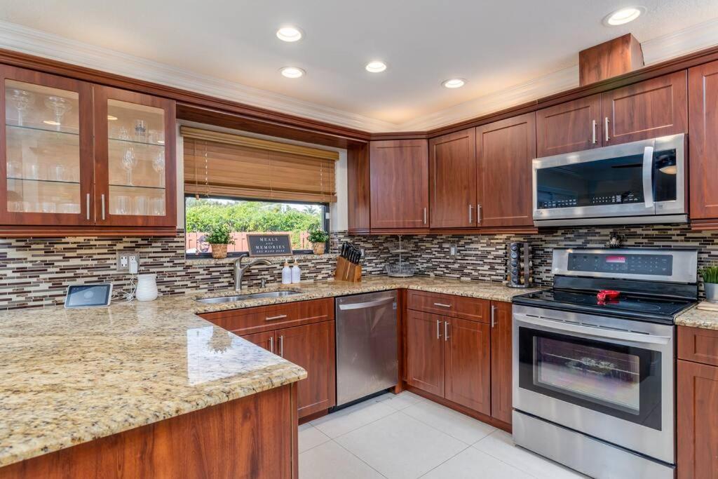 Cheerful 3 Bedroom Home less than a mile to WEF - Housity