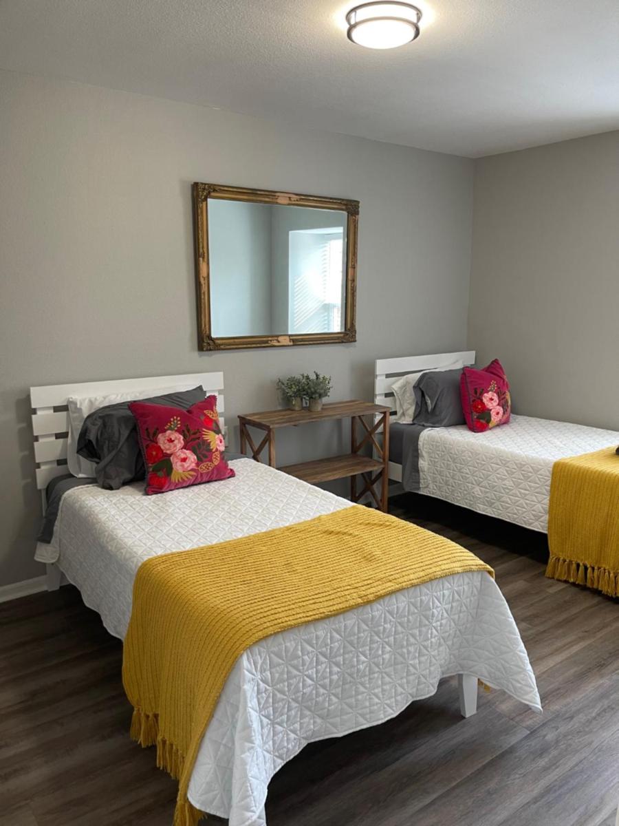 The Deannie Apt #6 - Simple and Homey 2bd w/ WiFi - Housity