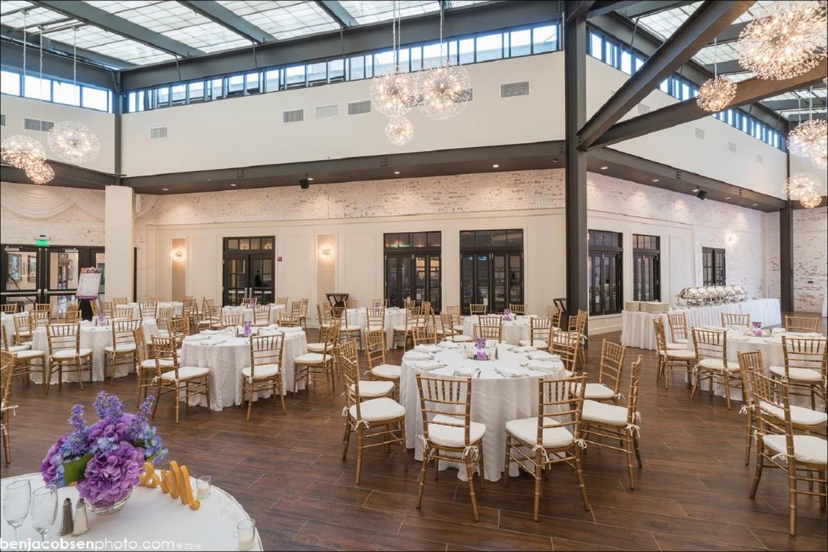 Crowne Plaza Providence-Warwick (Airport), an IHG Hotel - Housity