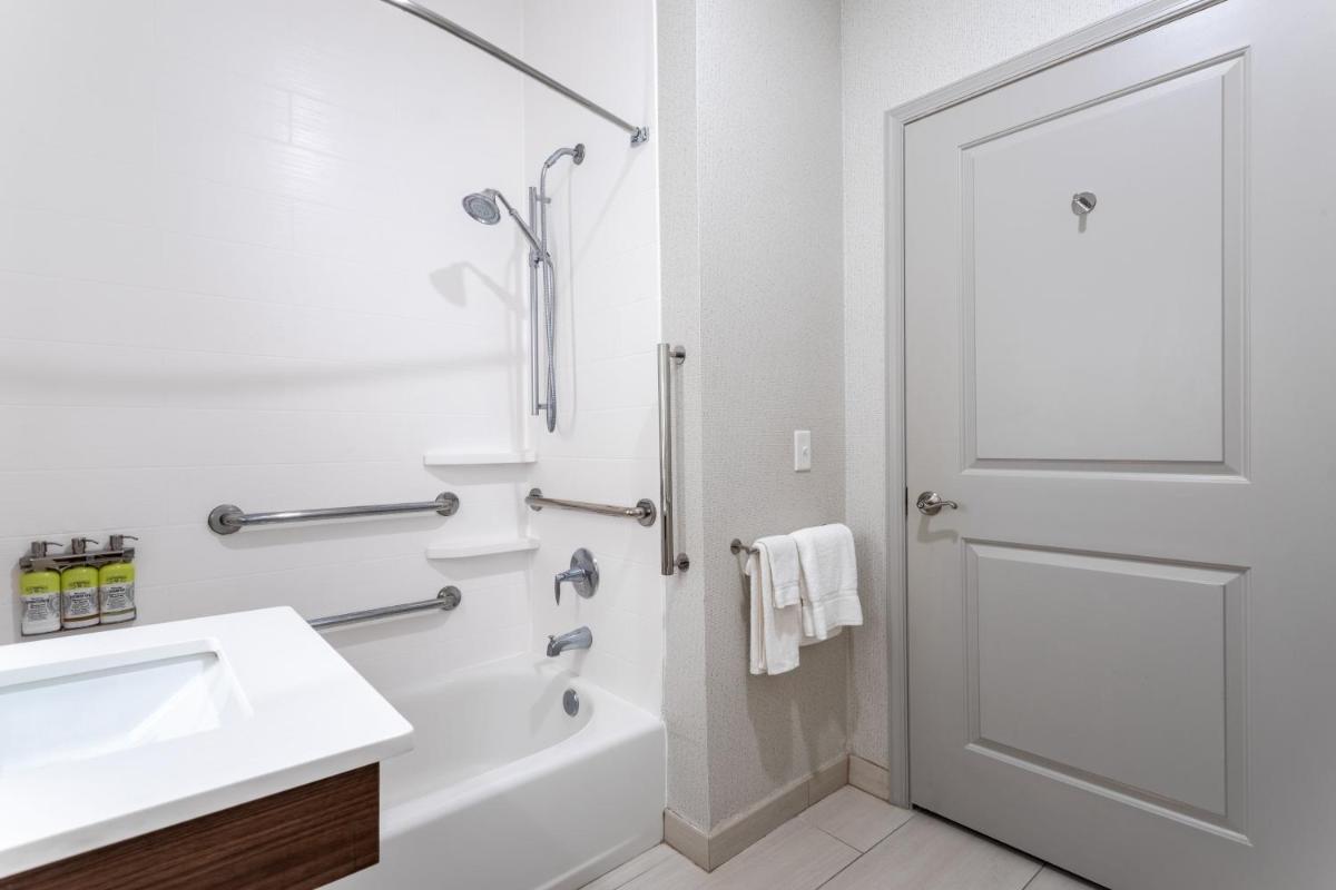 Holiday Inn Express Annapolis East-Kent Island by IHG - Housity