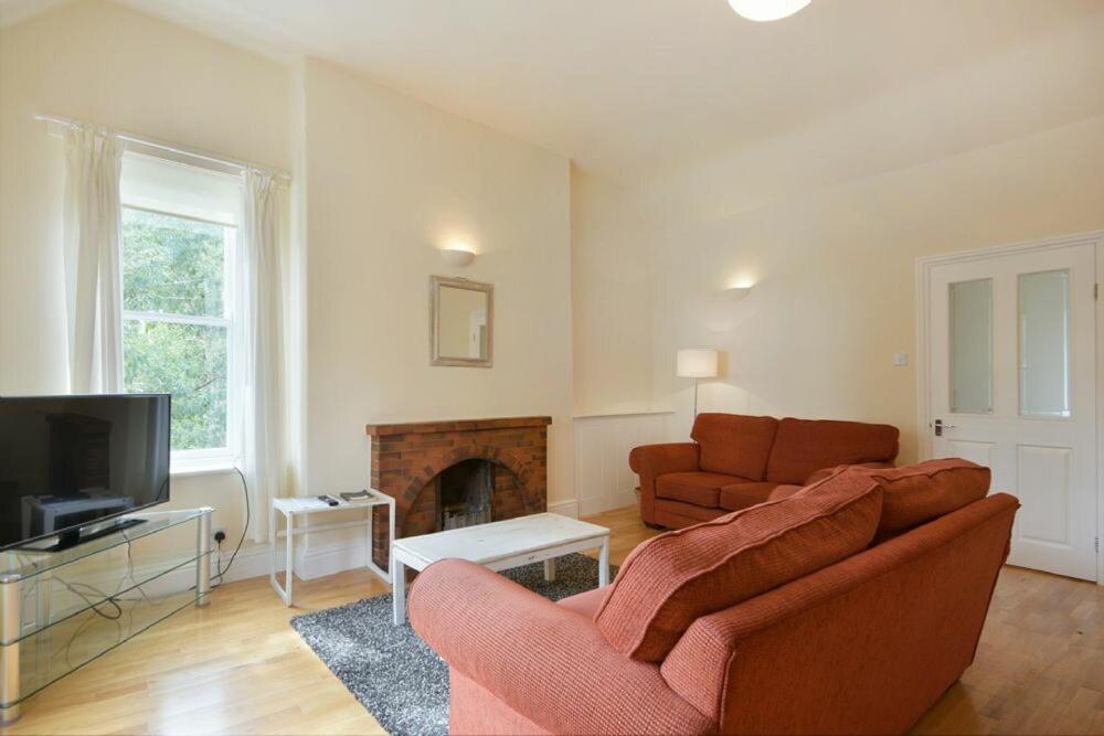 Decked Out - Housity