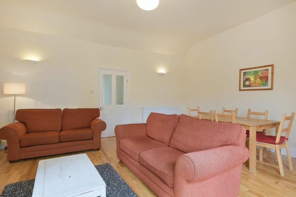 Decked Out - Housity