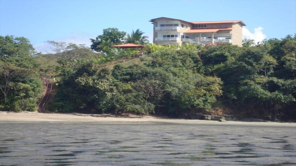 Suitetrails - ANNSRENTAL Luxury Beachfront - Stunning Views - Private Pool - Steps