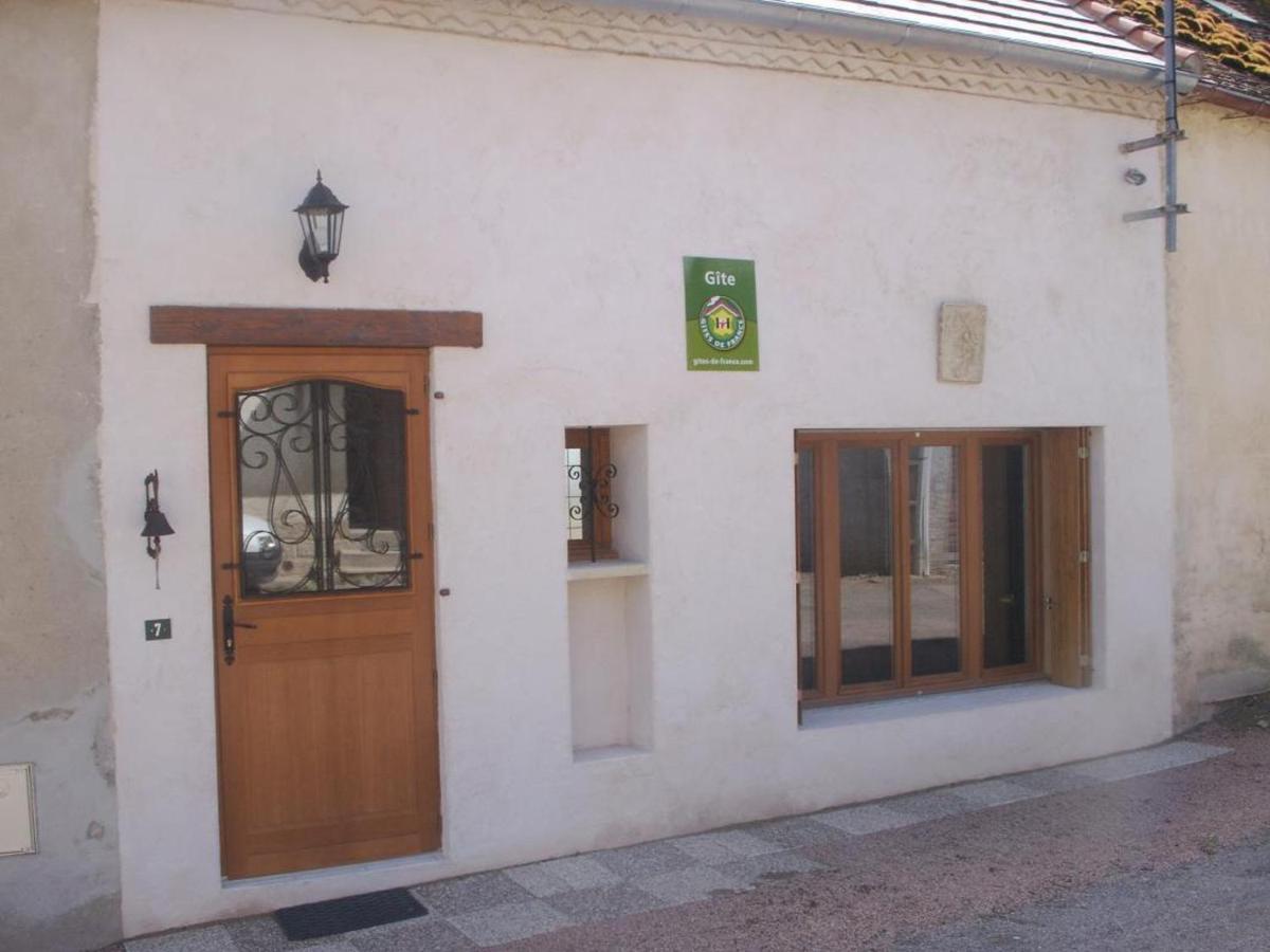 Gîte Climatise Près de la Sioule avec Jardin Privatif, Terrasse et Tout Confort - FR-1-489-96 - Housity