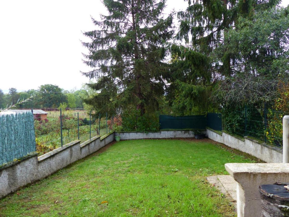 Gîte Climatise Près de la Sioule avec Jardin Privatif, Terrasse et Tout Confort - FR-1-489-96 - Housity