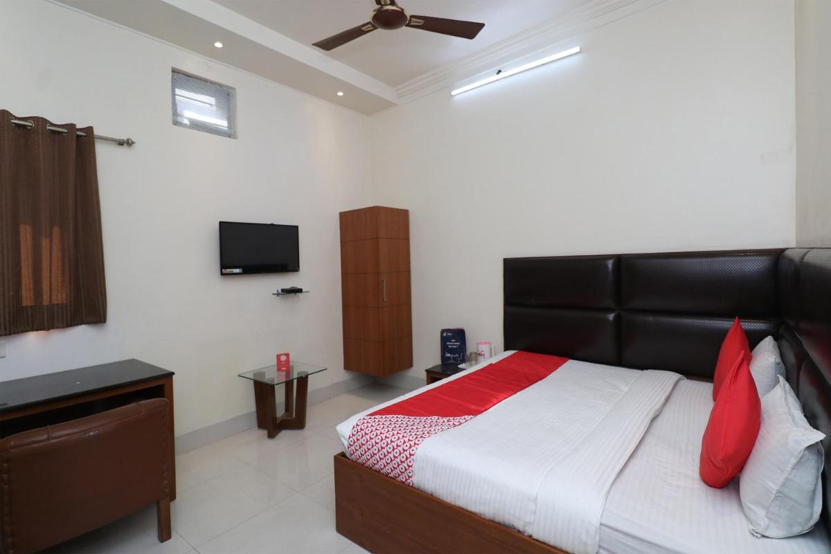 Hotel Ashoka International - Housity