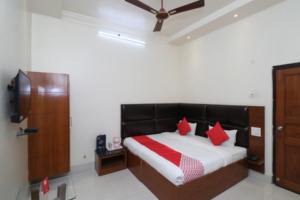 Hotel Ashoka International - Housity