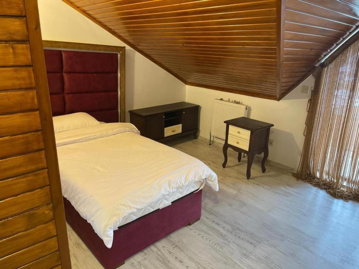 Villa near Kartepe with Jacuzzi and Shared Pool - Housity