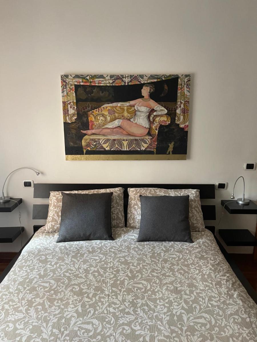 The Olivetti Apt - Housity