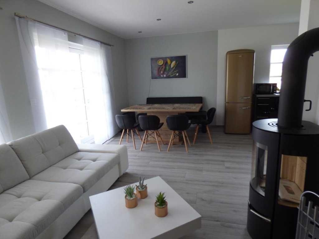Komfortables Ferienhaus Hafen - Housity