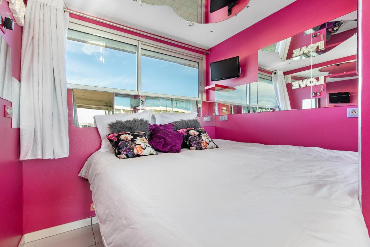 Senses at Sea - Housity