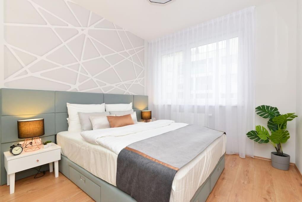 Laurel Bay Apartment - Housity