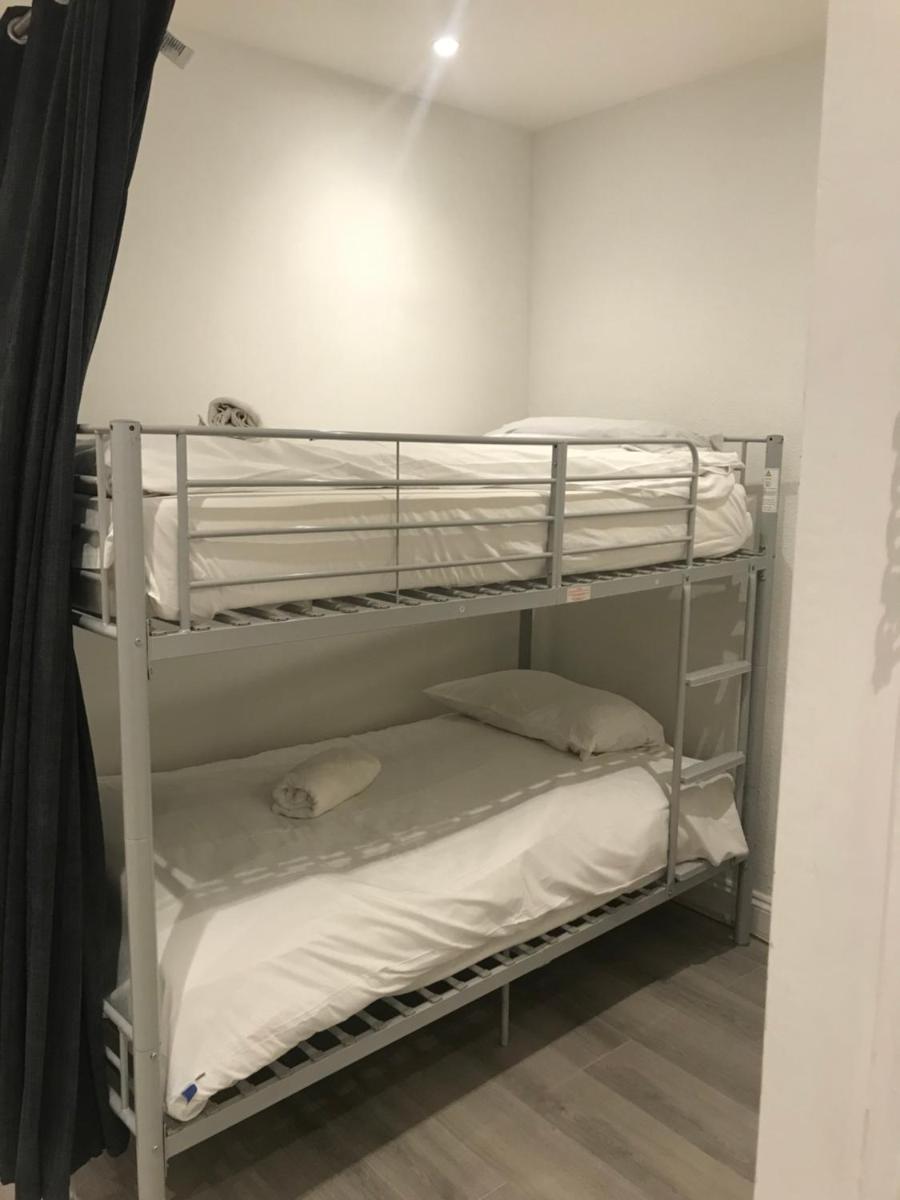 Spacious Entire Two Double Bedrooms Flat, N 3 - Housity