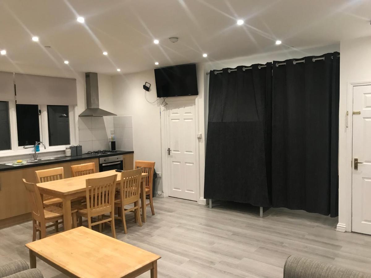 Spacious Entire Two Double Bedrooms Flat, N 3 - Housity