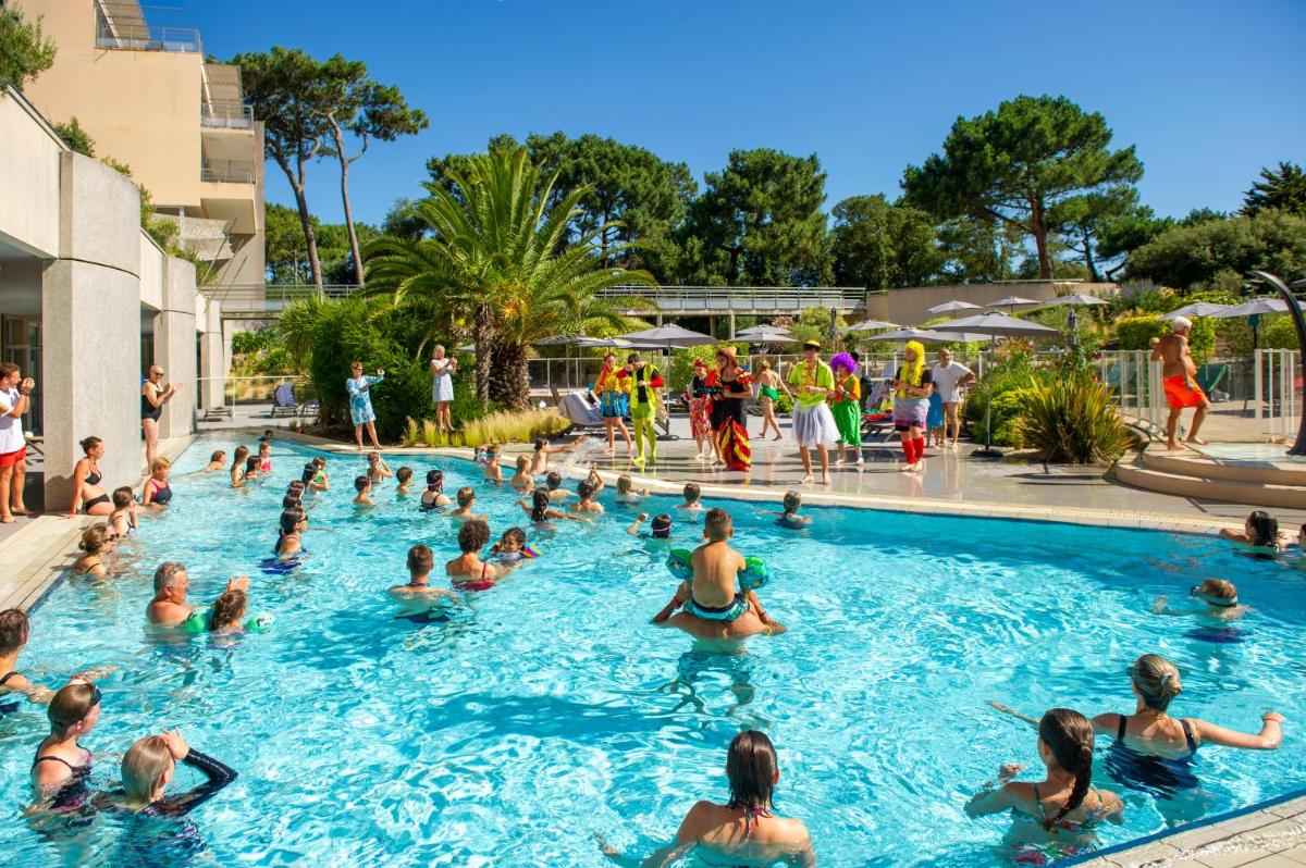 Piscine de l'établissement Club Vacances Bleues Les Jardins De l'Atlantique ou située à proximité