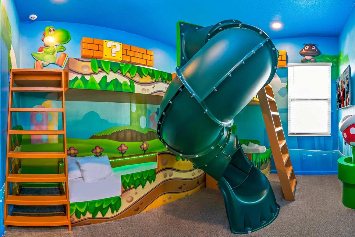 ST079 Boutique, Minnie Play House-Nintendo, Golf Simulator - Housity