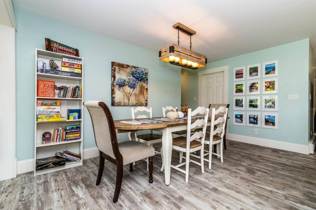 Chelsea Lake House, Game Room, & Pontoon-rental - Housity