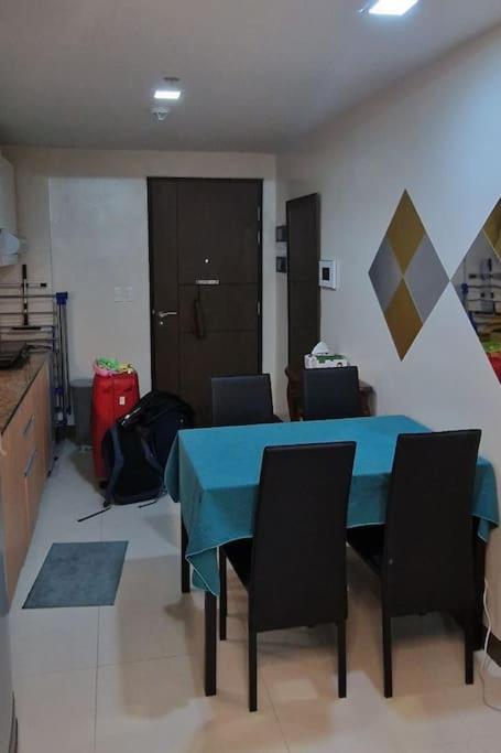 Kan Emilio Cozy 1BR Apartment in Makati - Housity
