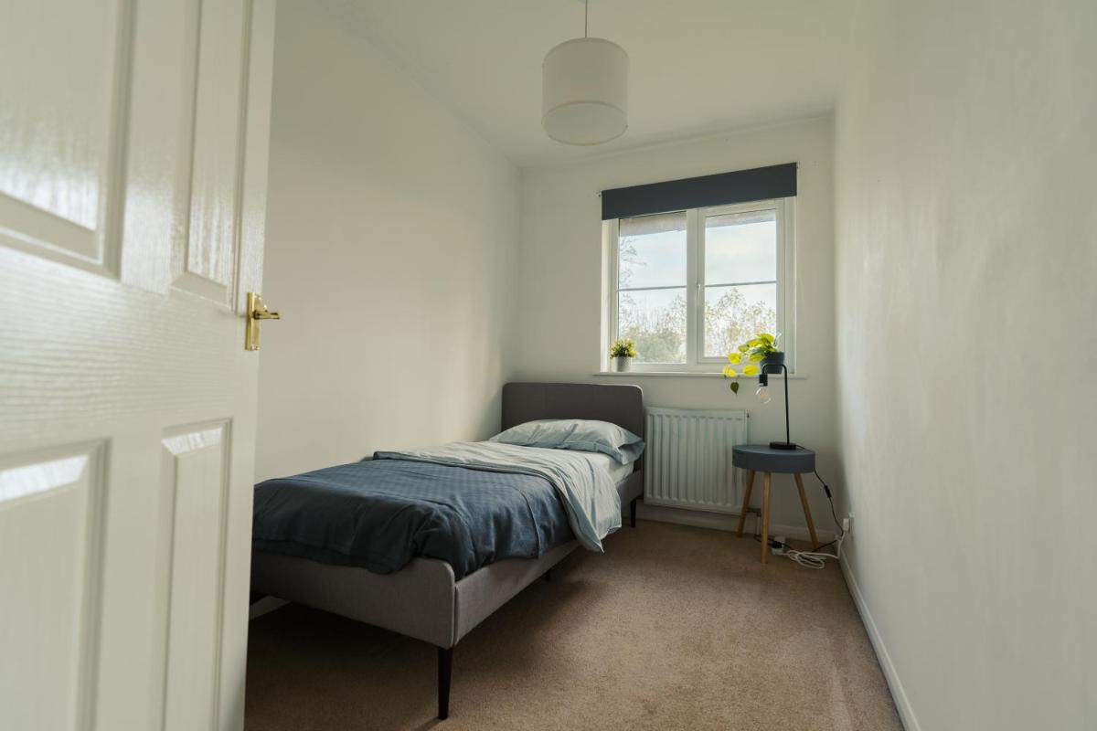 House with Fast Wi-Fi and Free Parking - Housity