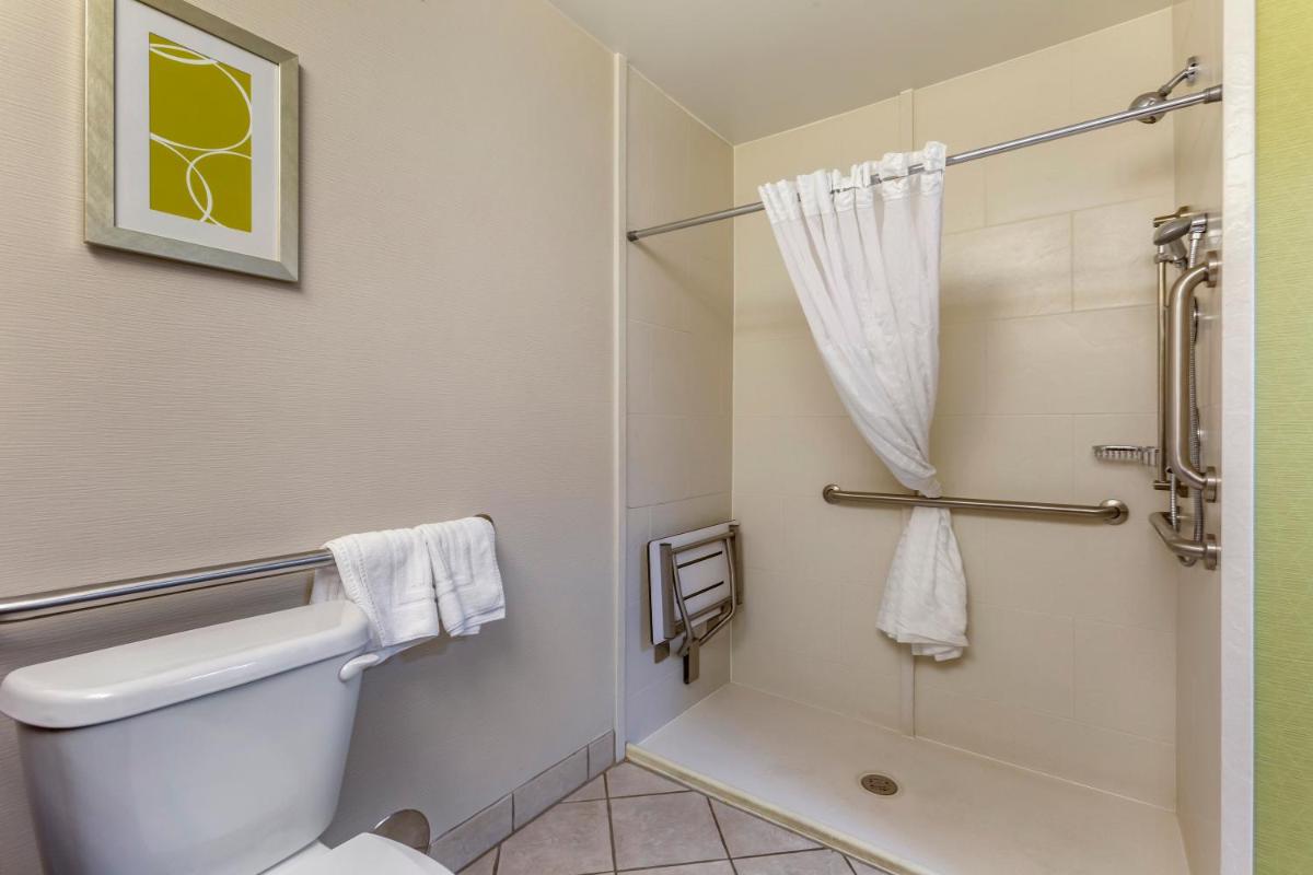 Comfort Inn at Buffalo Bill Village Resort - Housity