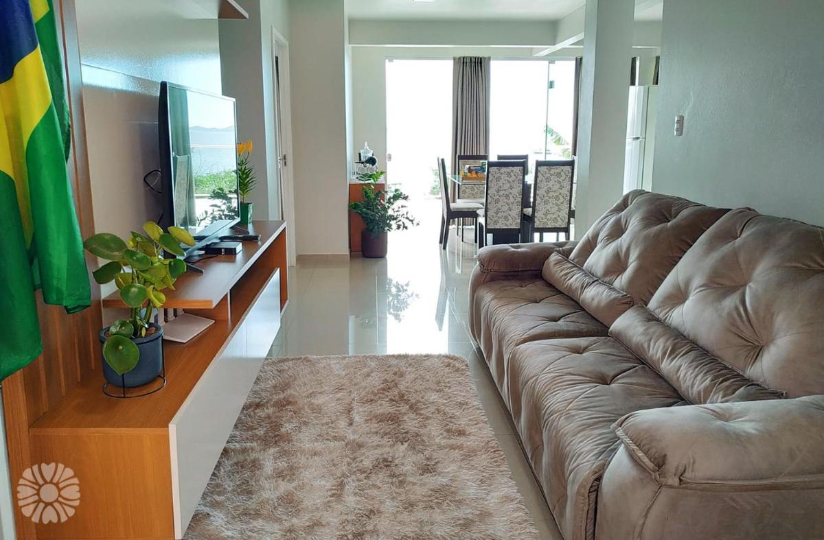 Casa com vista para o mar e acesso exclusivo à praia - Housity