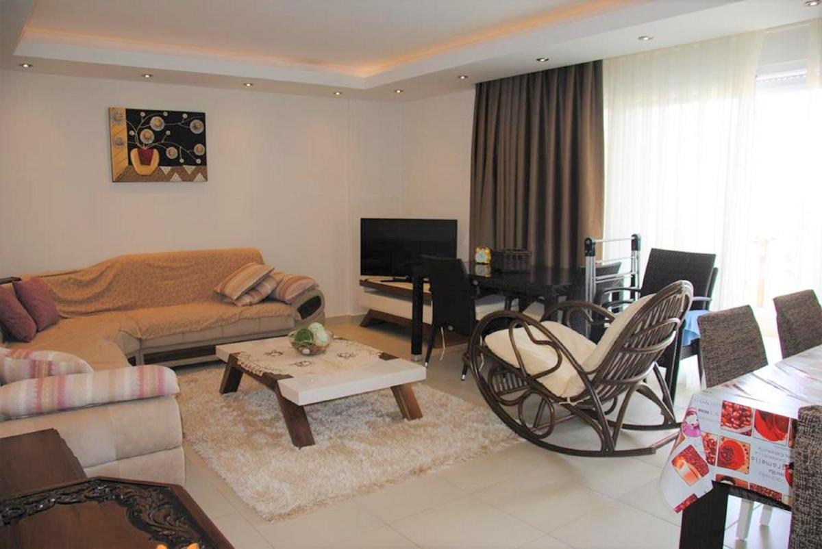 Tropical Gardens is a 2 bed 1st floor private home - Housity