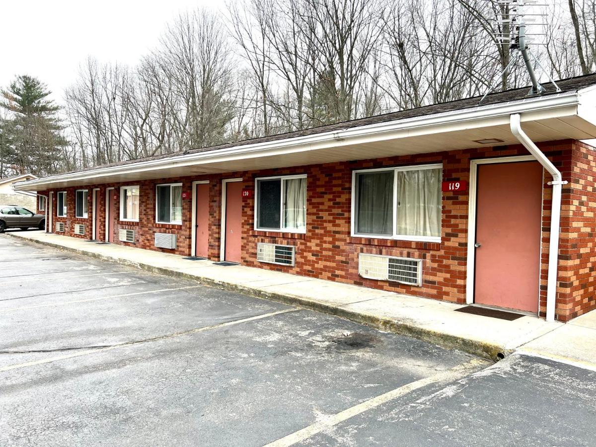 Bridgman Inn - Housity