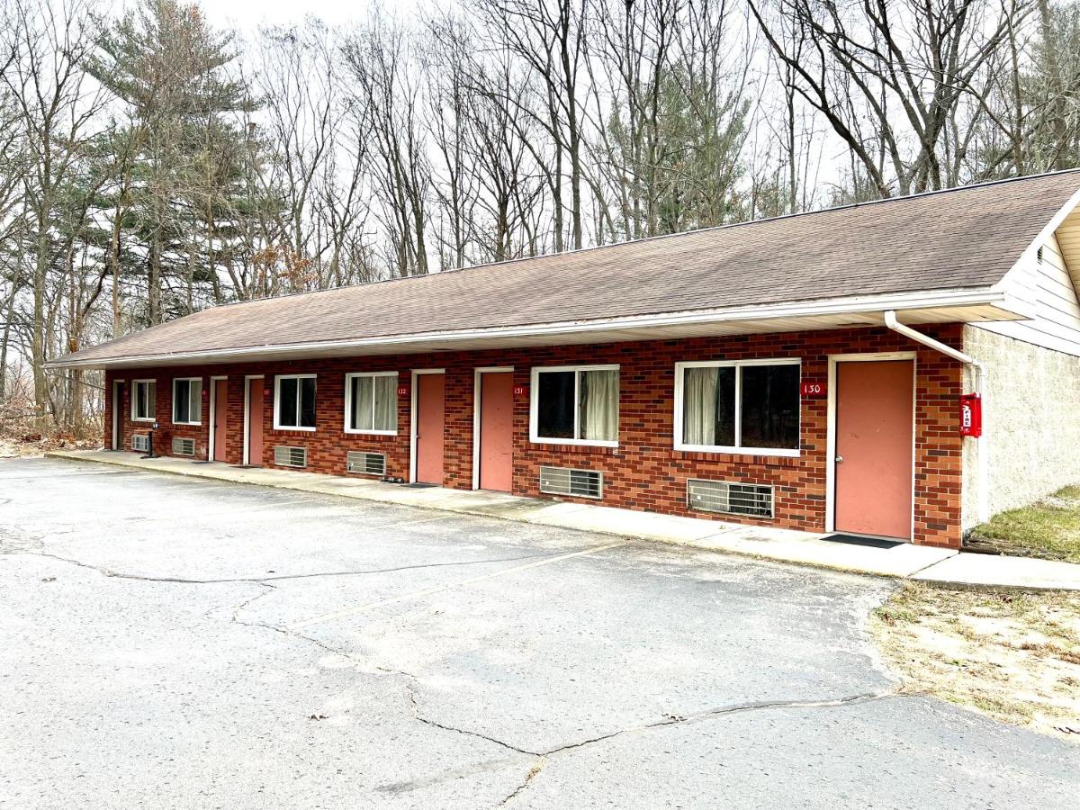Bridgman Inn - Housity