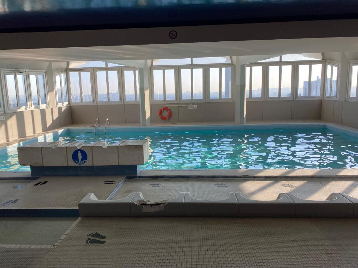 Superbe appartement avec piscine et vue sur Paris - Housity