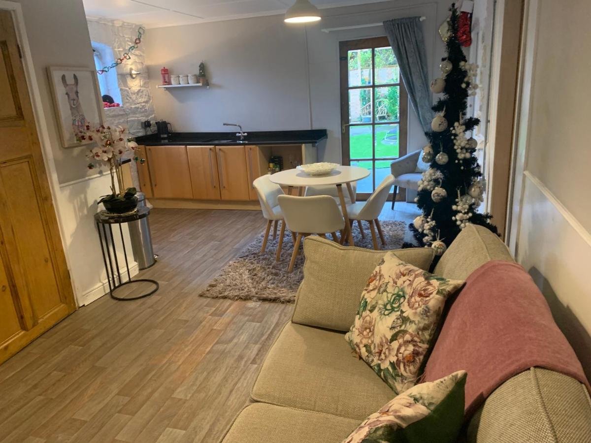 Coach House - Housity