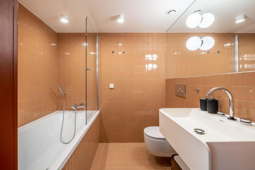 Designer loft in the city center - Housity