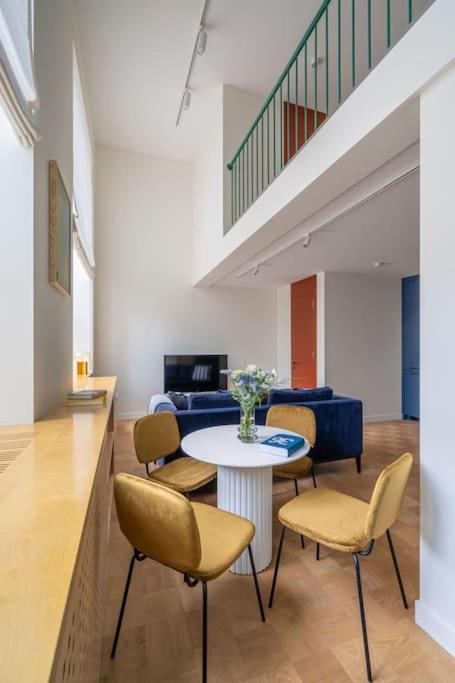 Designer loft in the city center - Housity