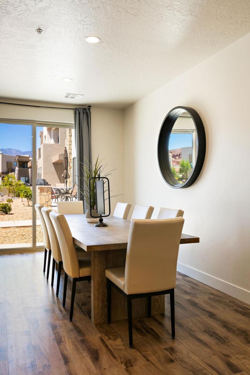 Fun Times & Tan Lines townhouse - Housity