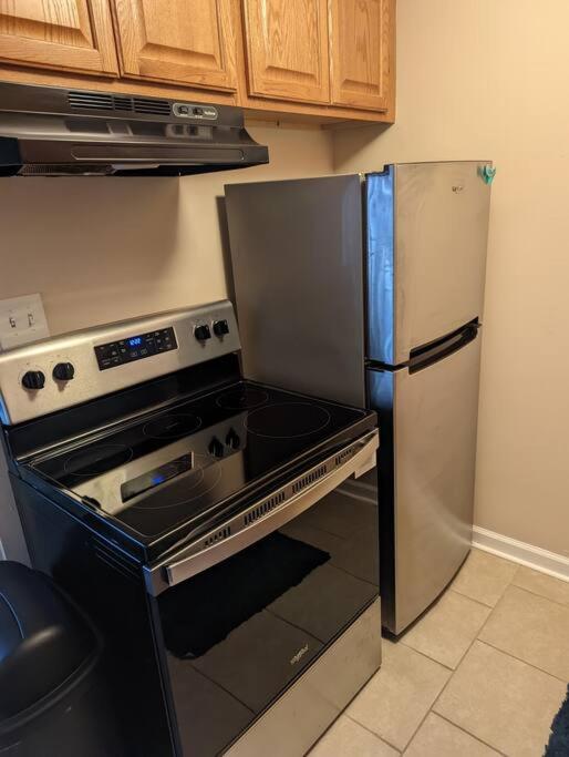 Comfy 1 Bedroom Apartment- Shelby Twp - Apt 2 - Housity