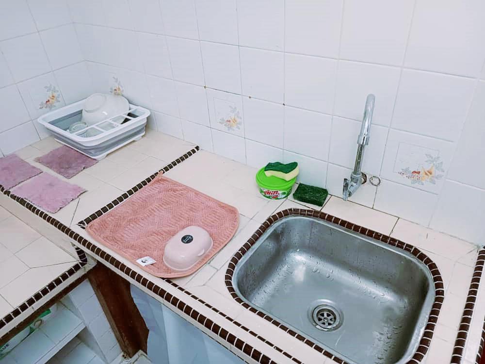 Jo-Rumah 3 Bedroom Apartment Jelutong Georgetown Penang Free WIFI - Housity