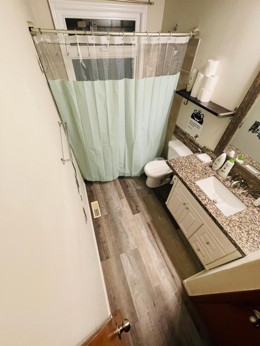 Best Getaway Location in Edmonton 2 and 3 bedroom houses available - Housity