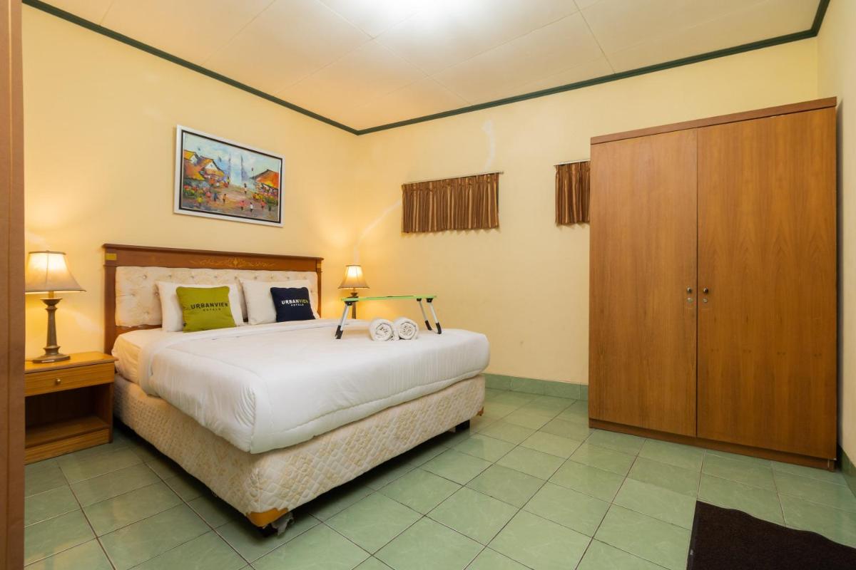 Urbanview Hotel Griya Astoeti 2 Cisarua Puncak - Housity