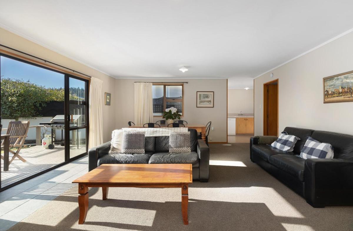 Downtown Delight - Wanaka Holiday Home - Housity