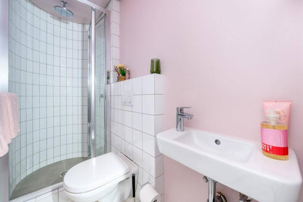 Sassy Studio in Trendy Sea Point - Housity
