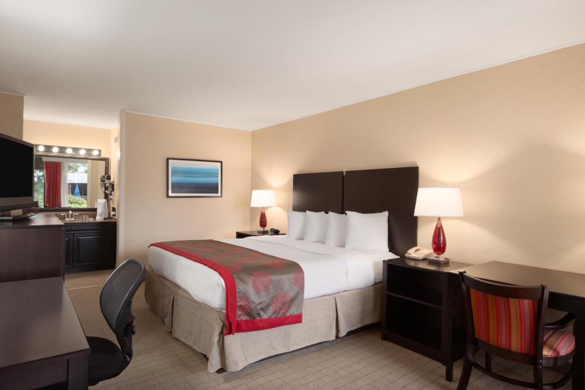 Collins  Naples - Housity
