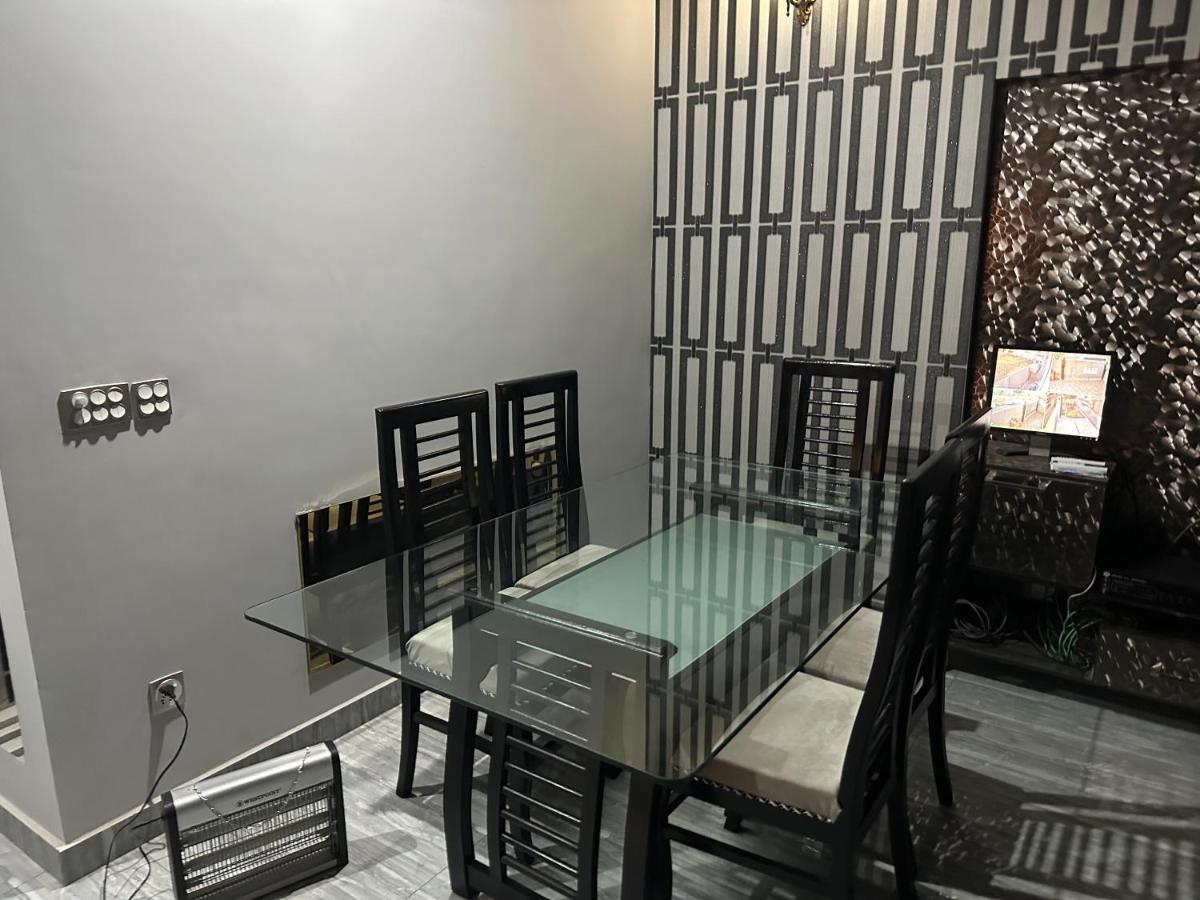 Suitetrails - Captivating 7-Bed House fully furnished