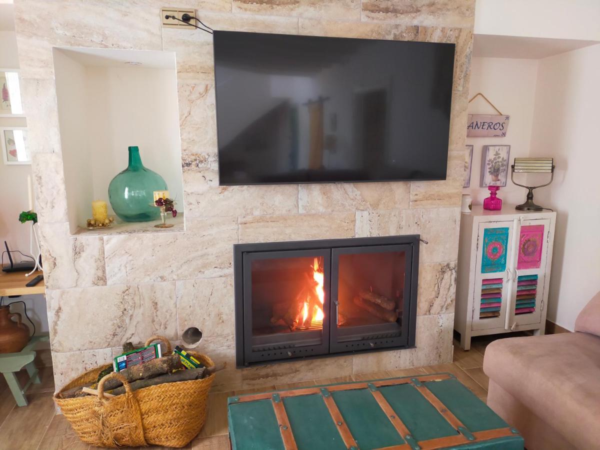 Suitetrails - LA CASA DE LA HUERTA Stylish family cottage in Malaga countryside