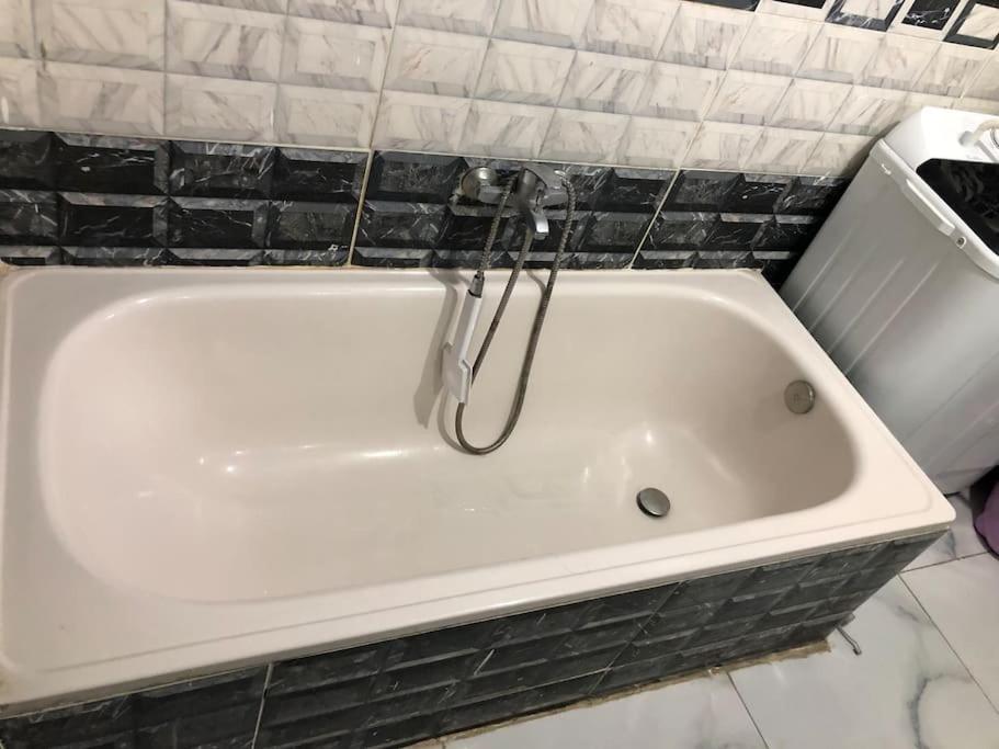 Suitetrails - Champollion Apartments Downtown Cairo