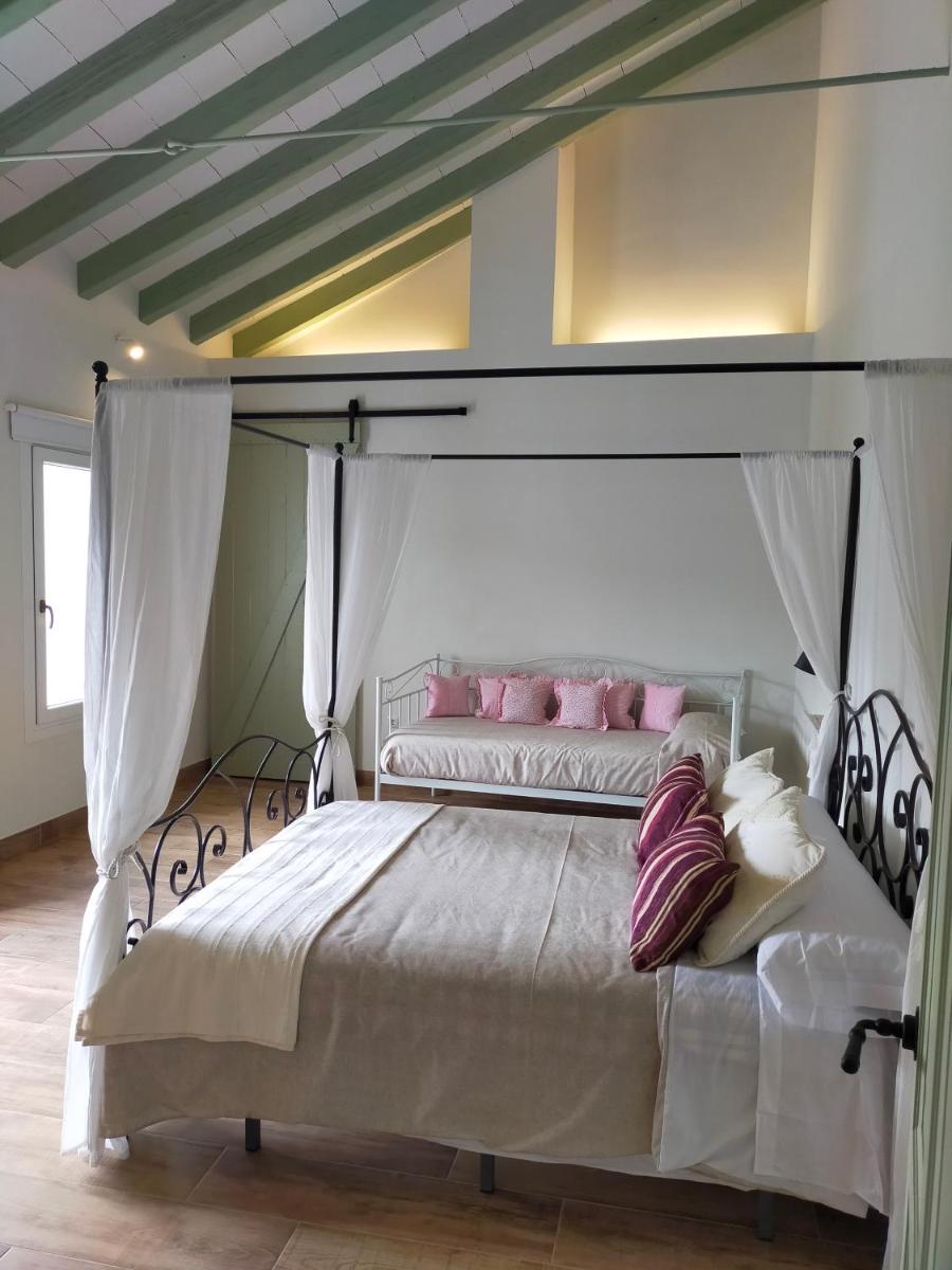 Suitetrails - LA CASA DE LA HUERTA Stylish family cottage in Malaga countryside